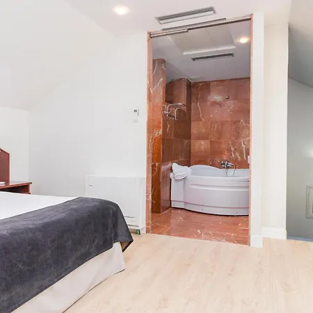 酒店 Milagros Golf 4*