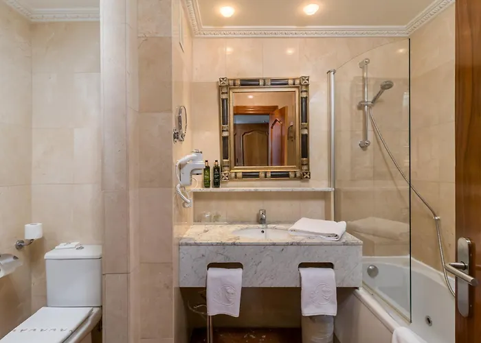 מלון Milagros Golf