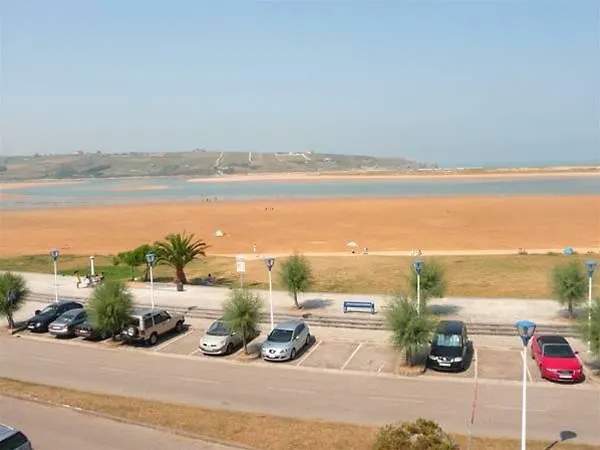 מלון Milagros Golf